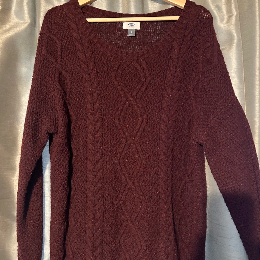Old Navy Women's Sweater in Deep Burgundy